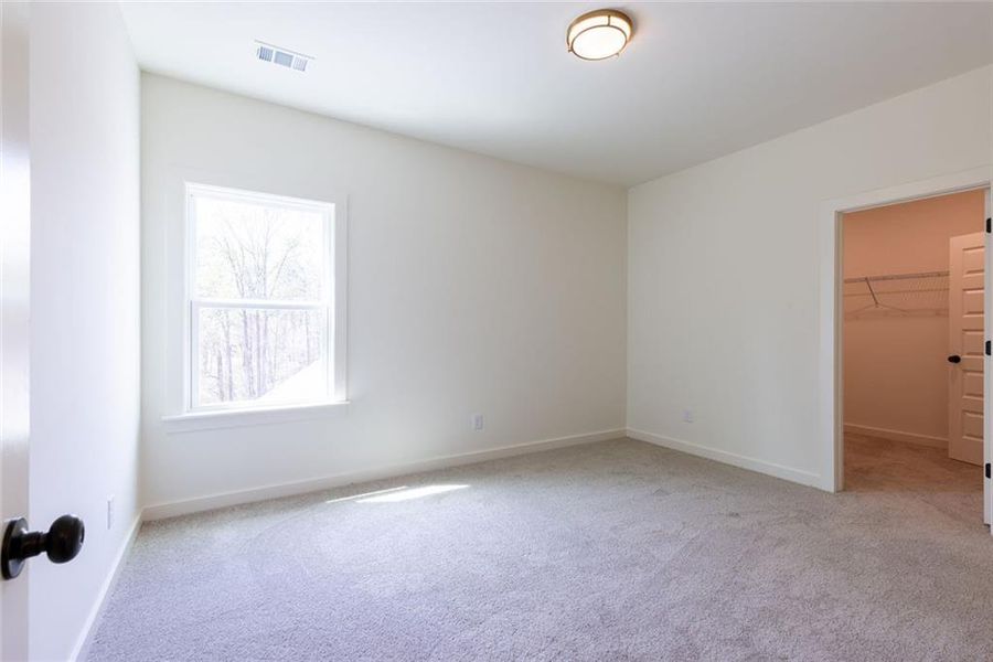 Spacious, unfurnished interior of a new home in , Gainesville (Image 22).