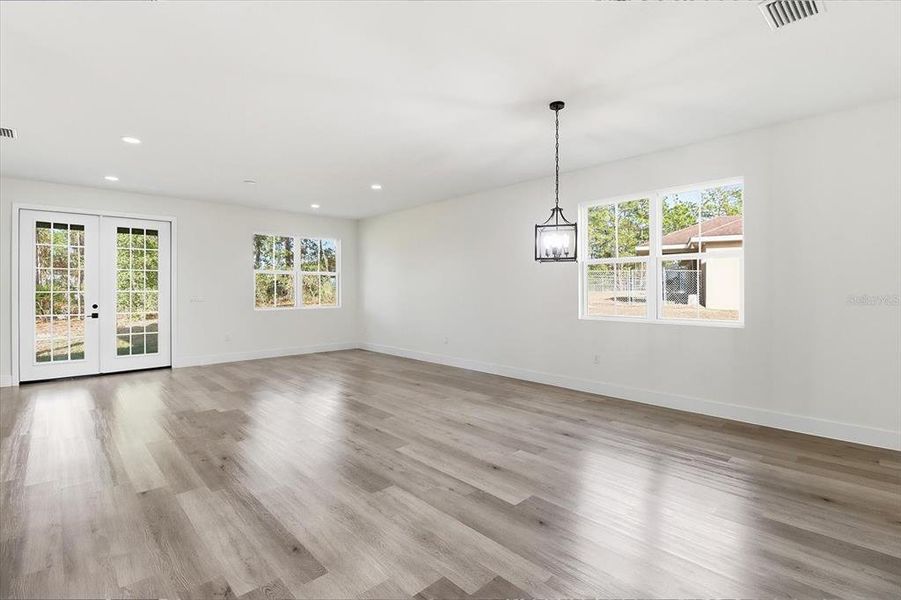 Spacious, unfurnished interior of a new home in , Ocala (Image 21).