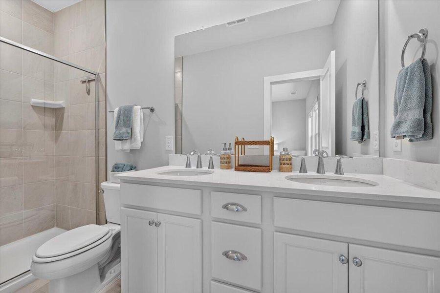 Furnished interior view inside a new home in , Hanahan (Image 24).
