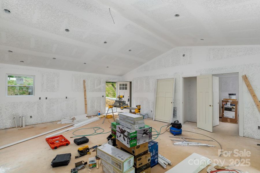 Image 20 of a home in .