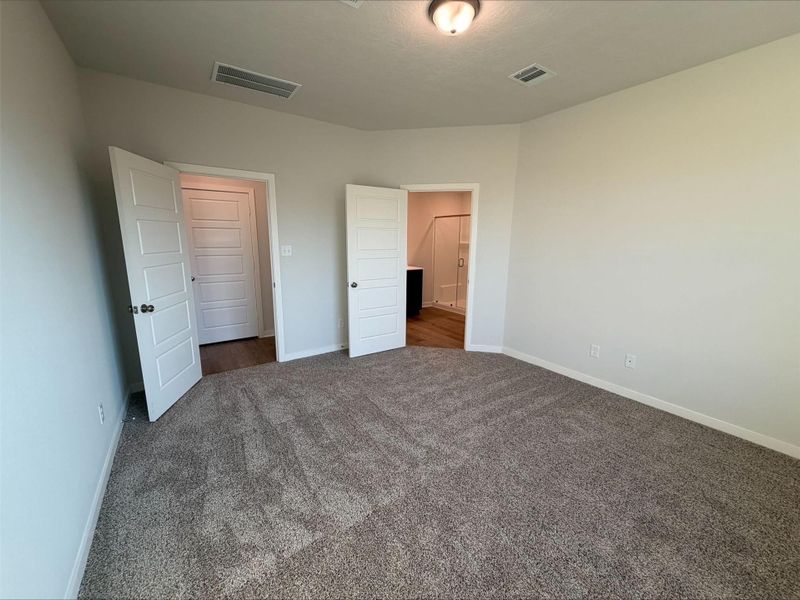 Spacious, unfurnished interior of a new home in Sterling Ridge, Huntsville (Image 13). Spacious, unfurnished interior of a new home in Sterling Ridge, Huntsville (Image 13).