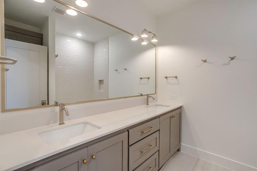 Furnished interior view inside a new home in , Fort Worth (Image 13).