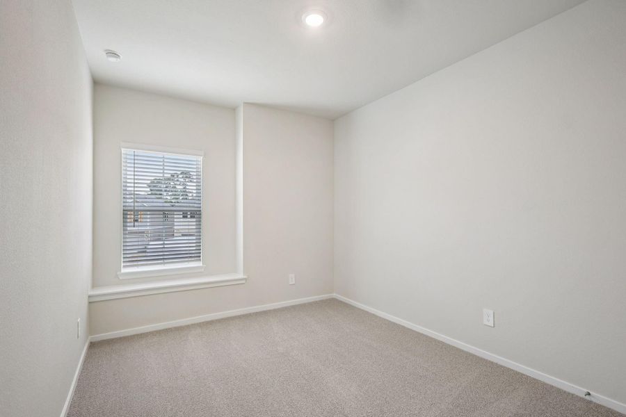 Spacious, unfurnished interior of a new home in Pinewood Trails - City Series, Atascocita (Image 38).