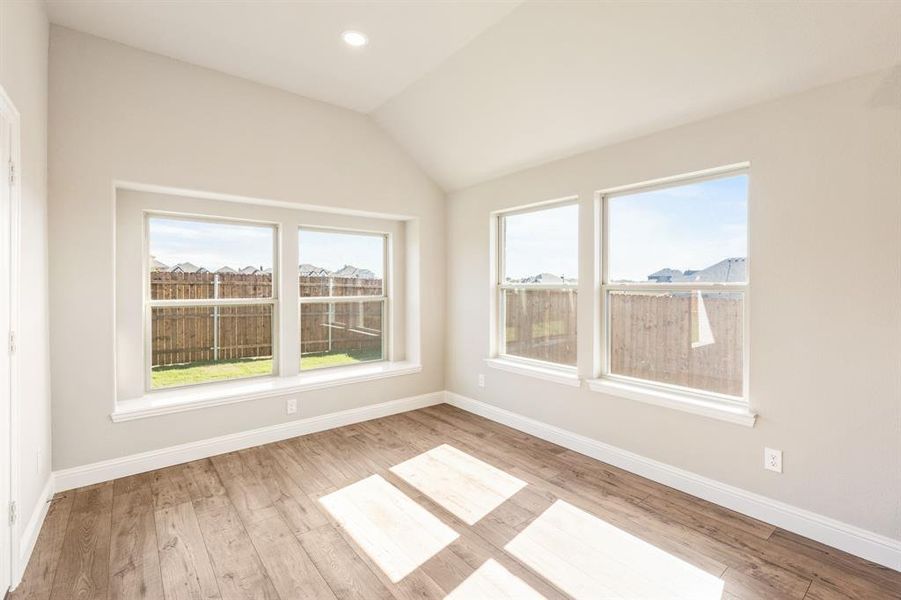 Spacious, unfurnished interior of a new home in Sunset Ridge, Alvarado (Image 32).