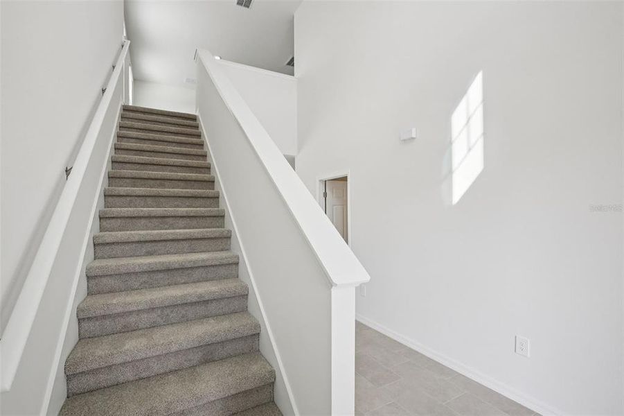 Spacious, unfurnished interior of a new home in , Lake Alfred (Image 12).