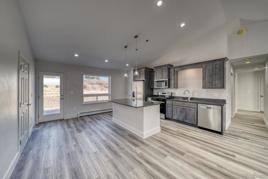 Stainless appliances and gas stove/cooktop Stainless appliances and gas stove/cooktop