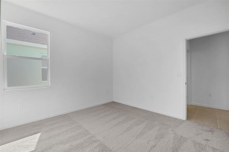 Spacious, unfurnished interior of a new home in Willowbrook North, Winter Haven (Image 23).