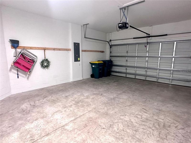 Spacious, unfurnished interior of a new home in , Englewood (Image 19).