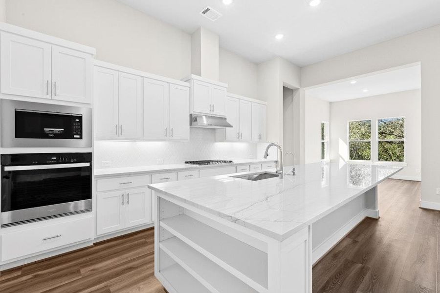 Furnished interior view inside a new home in Double Eagle Ranch, Cedar Creek (Image 7). Furnished interior view inside a new home in Double Eagle Ranch, Cedar Creek (Image 7).