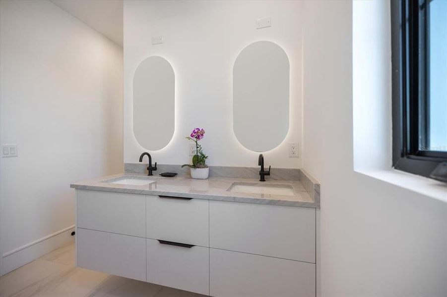 Furnished interior view inside a new home in , Sarasota (Image 40).