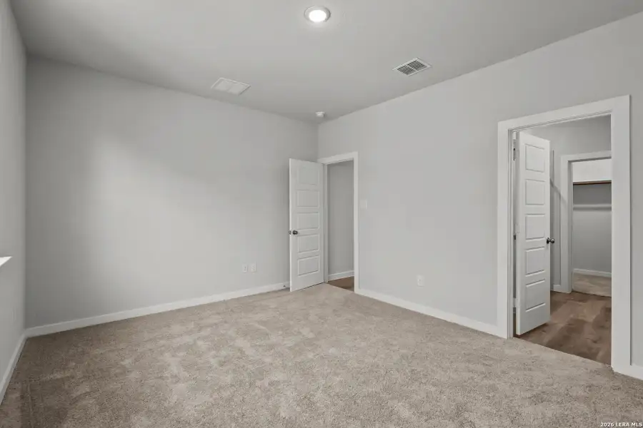 Spacious, unfurnished interior of a new home in Senna, Leon Valley (Image 16).