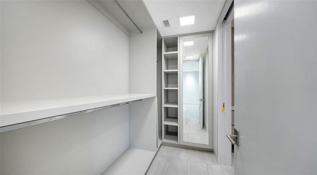 Image 70 of a home in .