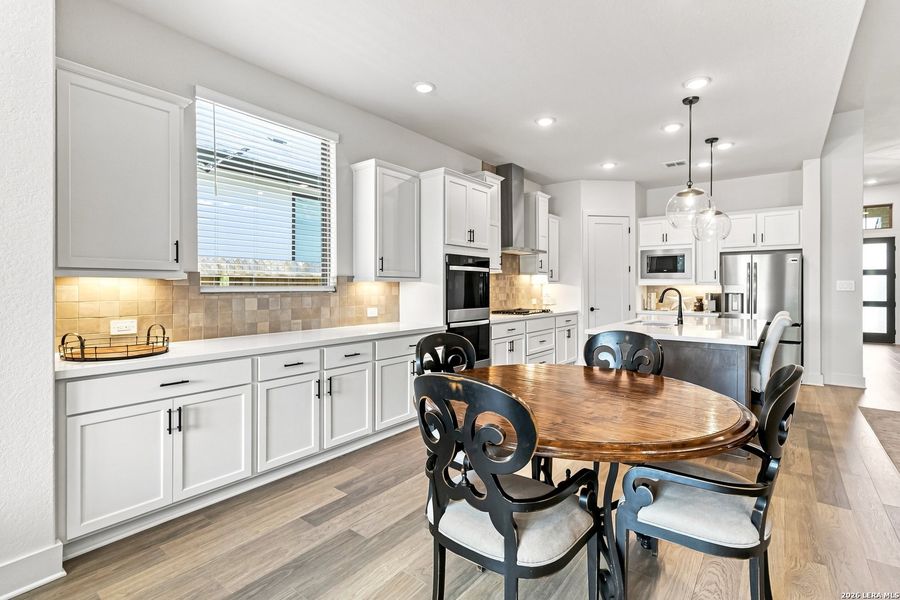 Furnished interior view inside a new home in Ventana - 60', Bulverde (Image 7).