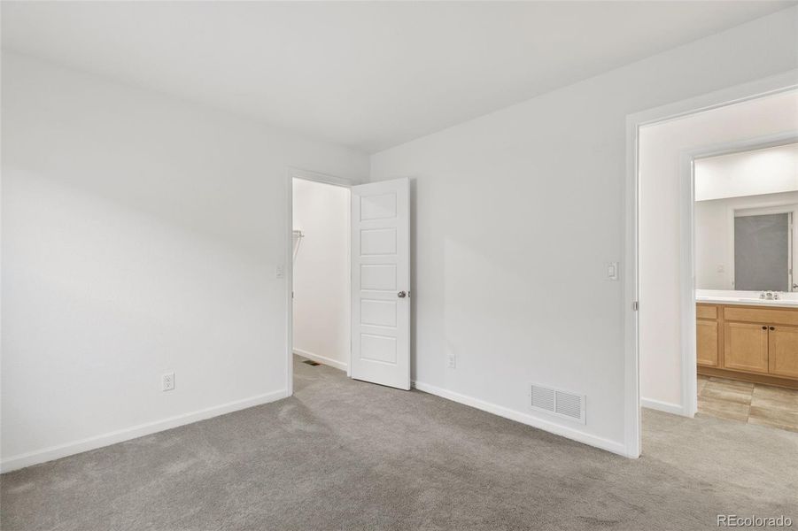 Spacious, unfurnished interior of a new home in The Aurora Highlands Horizon Collection, Aurora (Image 33).