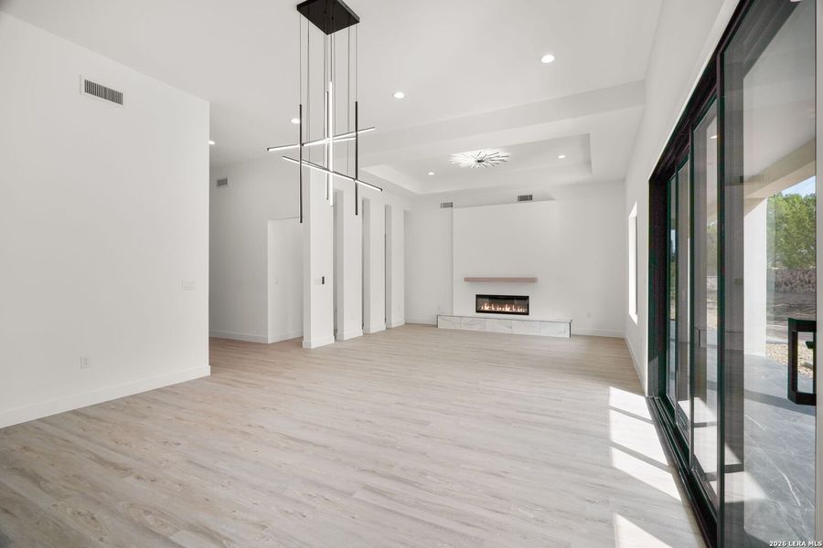 Spacious, unfurnished interior of a new home in , El Paso (Image 45).