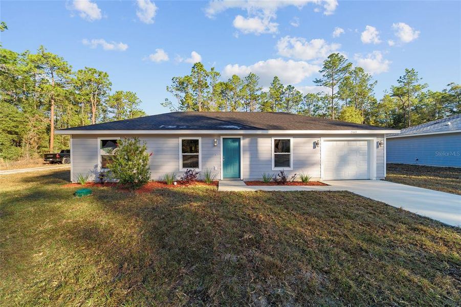 Exterior details and patio area of a home in , Ocala (Image 20).