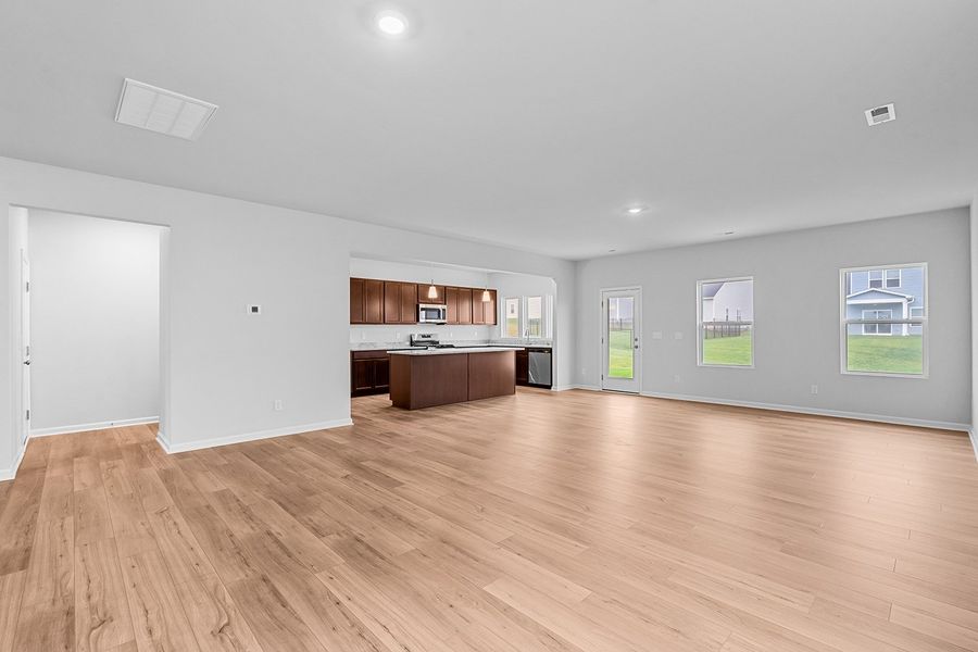 Spacious, unfurnished interior of a new home in Hanes Lake, Winston-Salem (Image 24).