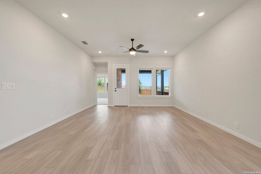Spacious, unfurnished interior of a new home in Mayfair - Select Garden Series, New Braunfels (Image 16). Spacious, unfurnished interior of a new home in Mayfair - Select Garden Series, New Braunfels (Image 16).