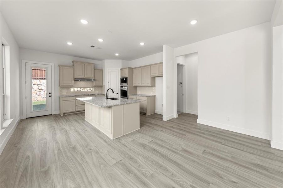 09. 608 Wilderness - Dining (2)