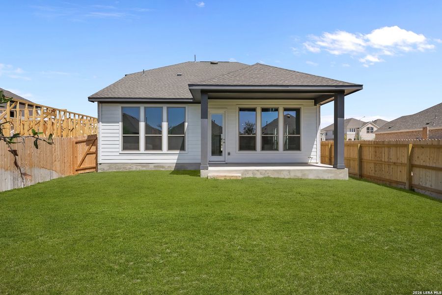 Exterior details and patio area of a home in Davis Ranch, San Antonio (Image 3).