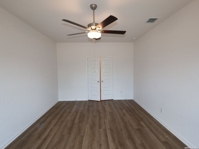 Spacious, unfurnished interior of a new home in Cinco Lakes, San Antonio (Image 26). Spacious, unfurnished interior of a new home in Cinco Lakes, San Antonio (Image 26).