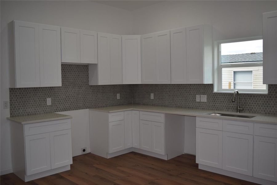 Furnished interior view inside a new home in , Cleveland (Image 4).