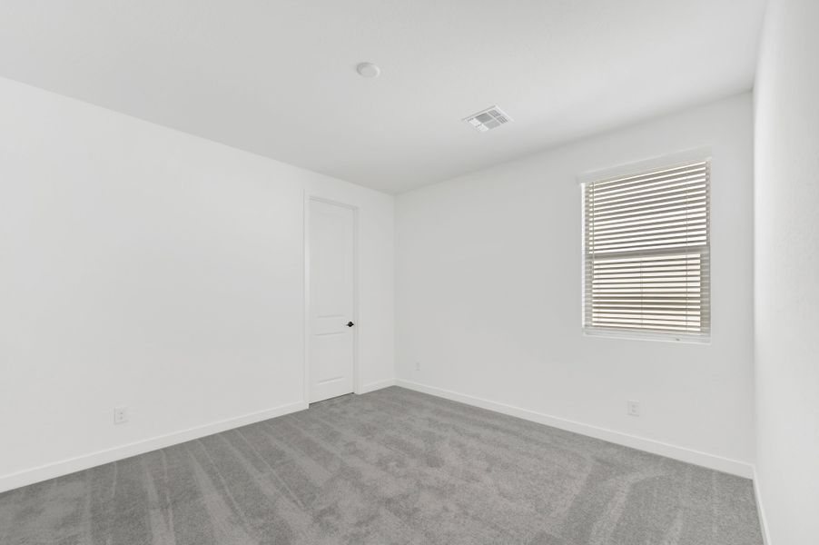 Spacious, unfurnished interior of a new home in Terraza, San Tan Valley (Image 33).