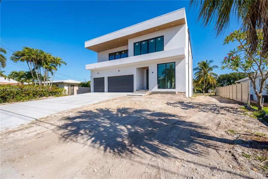 Exterior details and patio area of a home in , Fort Lauderdale (Image 8).