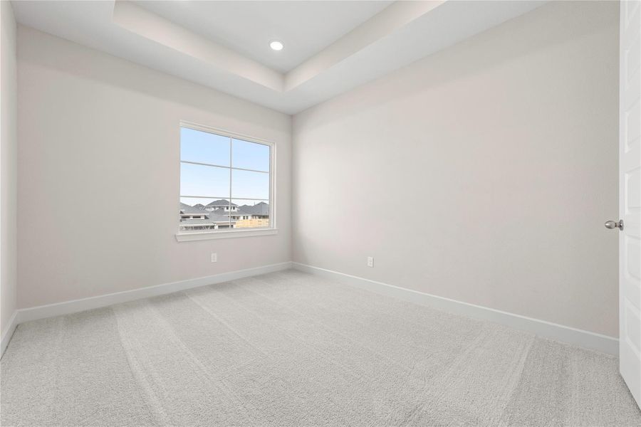 Spacious, unfurnished interior of a new home in Cross Creek West, Fulshear (Image 17).