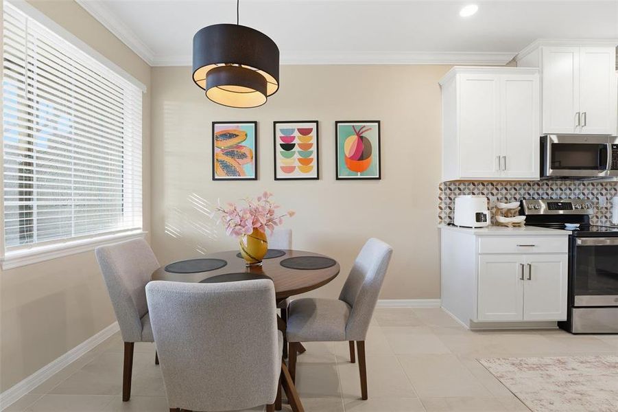 Furnished interior view inside a new home in , Port Charlotte (Image 27).