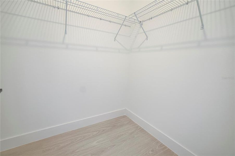 Spacious, unfurnished interior of a new home in , Ocala (Image 12).