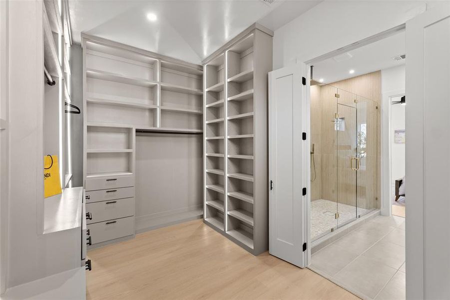 Furnished interior view inside a new home in , Dallas (Image 32).