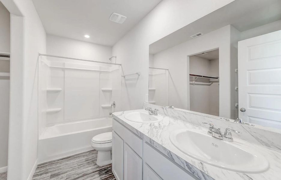 Furnished interior view inside a new home in Redland Estates, Lufkin (Image 4).