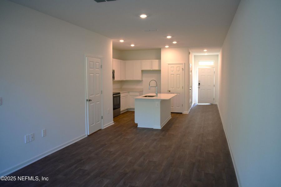 Furnished interior view inside a new home in Old Kings Trail, Jacksonville (Image 13).