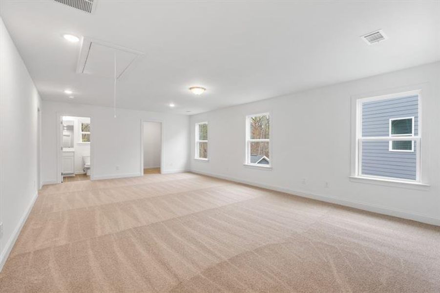 Spacious, unfurnished interior of a new home in , Athens (Image 31).