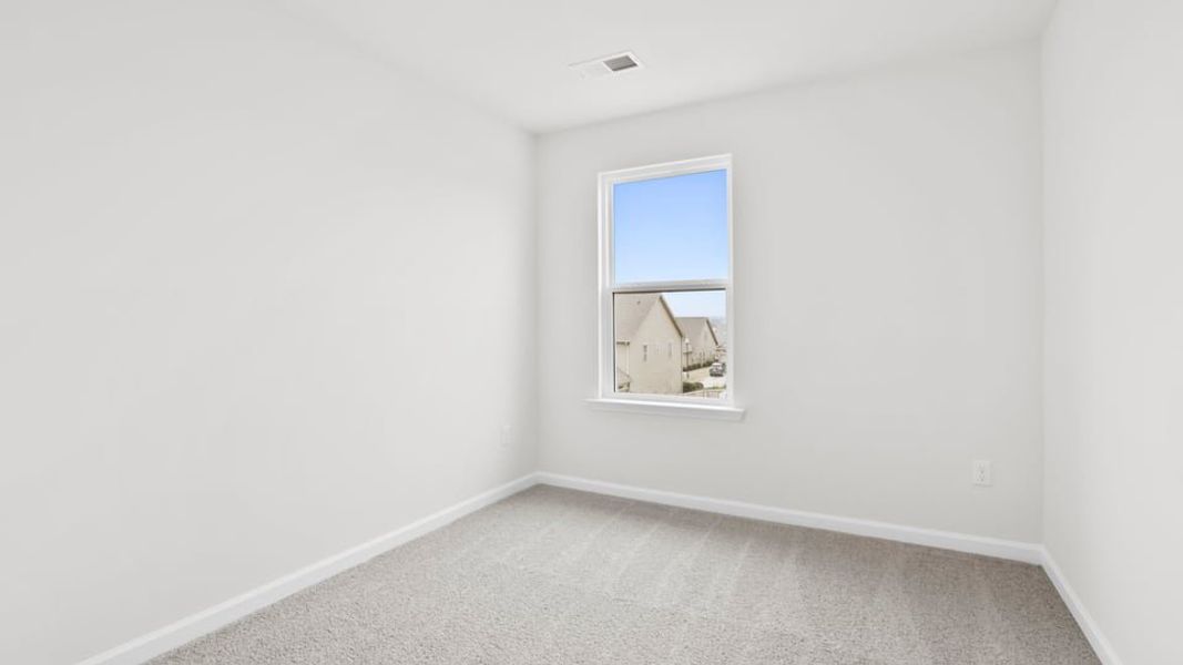 Spacious, unfurnished interior of a new home in Covington Village, Greer (Image 27).