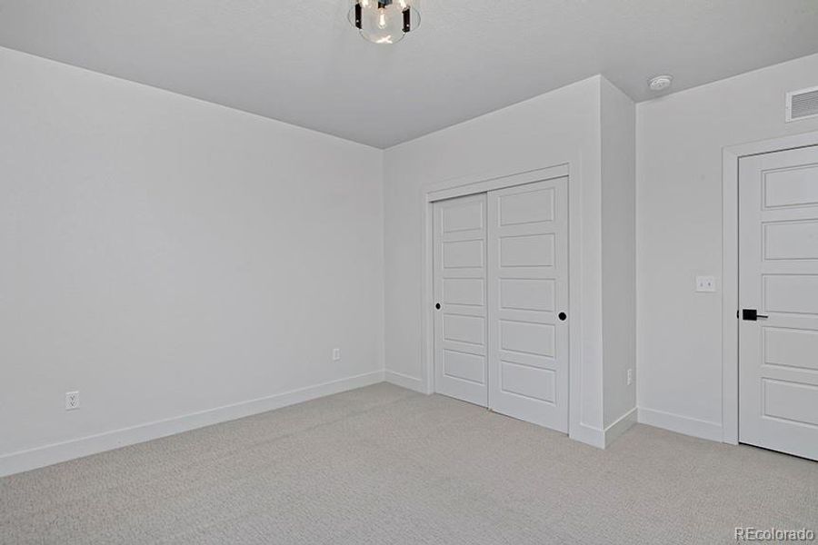 Spacious, unfurnished interior of a new home in , Fort Collins (Image 31).