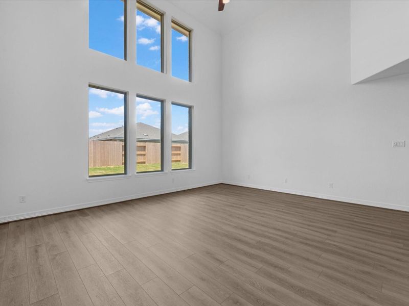 Spacious, unfurnished interior of a new home in Sunterra Lakes, Brookshire (Image 15). Spacious, unfurnished interior of a new home in Sunterra Lakes, Brookshire (Image 15).