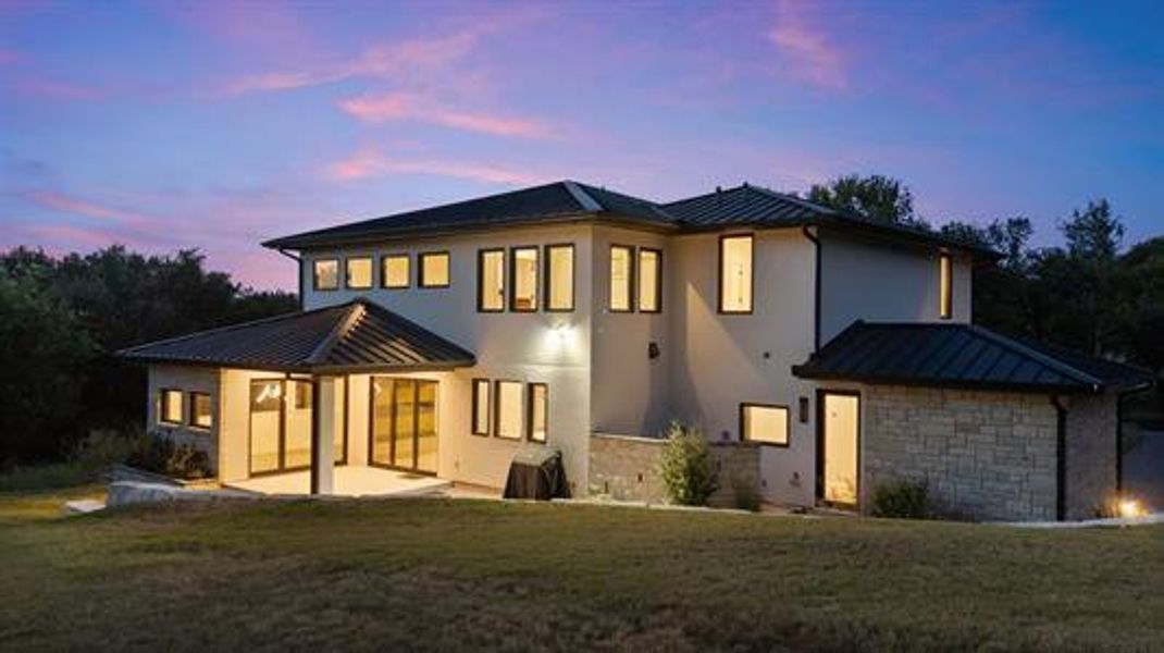 Exterior details and patio area of a home in , Horseshoe Bay (Image 4).