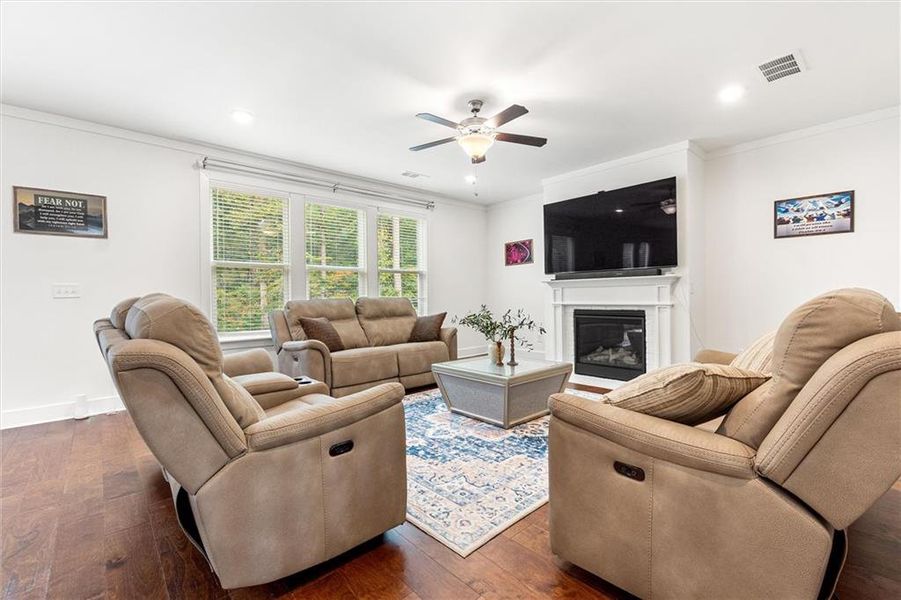 Furnished interior view inside a new home in Fireside Farms, Gainesville (Image 5).
