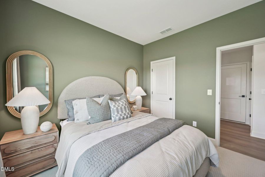 40-web-or-mls-296 Marvel Drive-2904-040