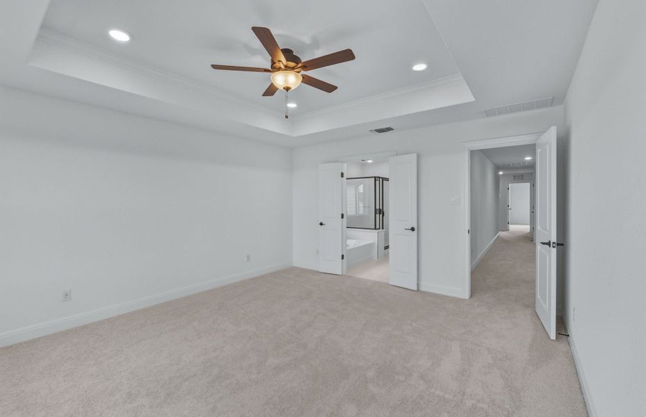 Spacious, unfurnished interior of a new home in Horizon Lake, Leander (Image 48).