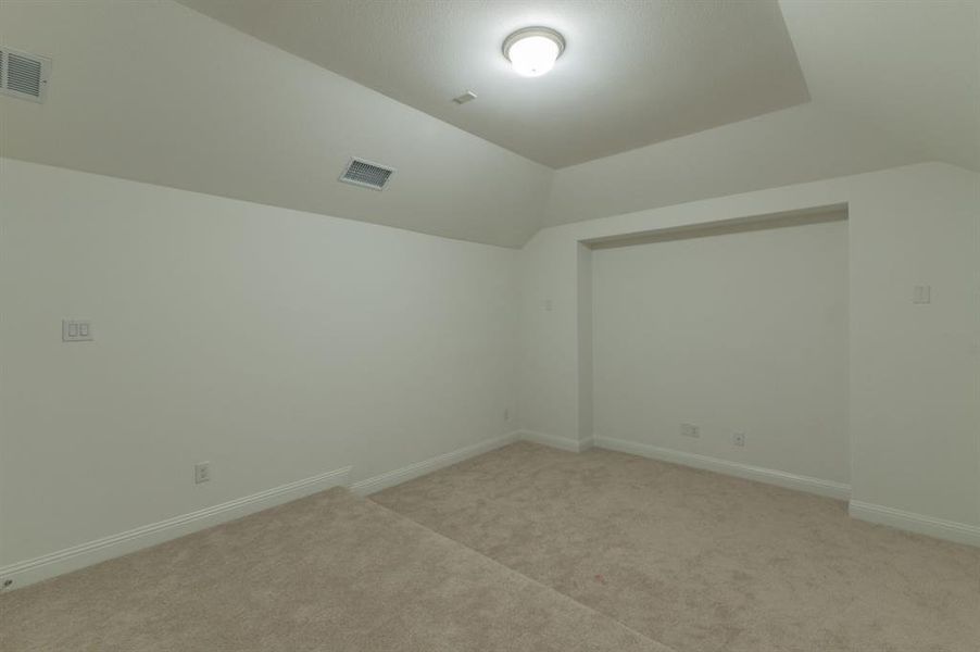 Spacious, unfurnished interior of a new home in Pecan Square, Northlake (Image 23).