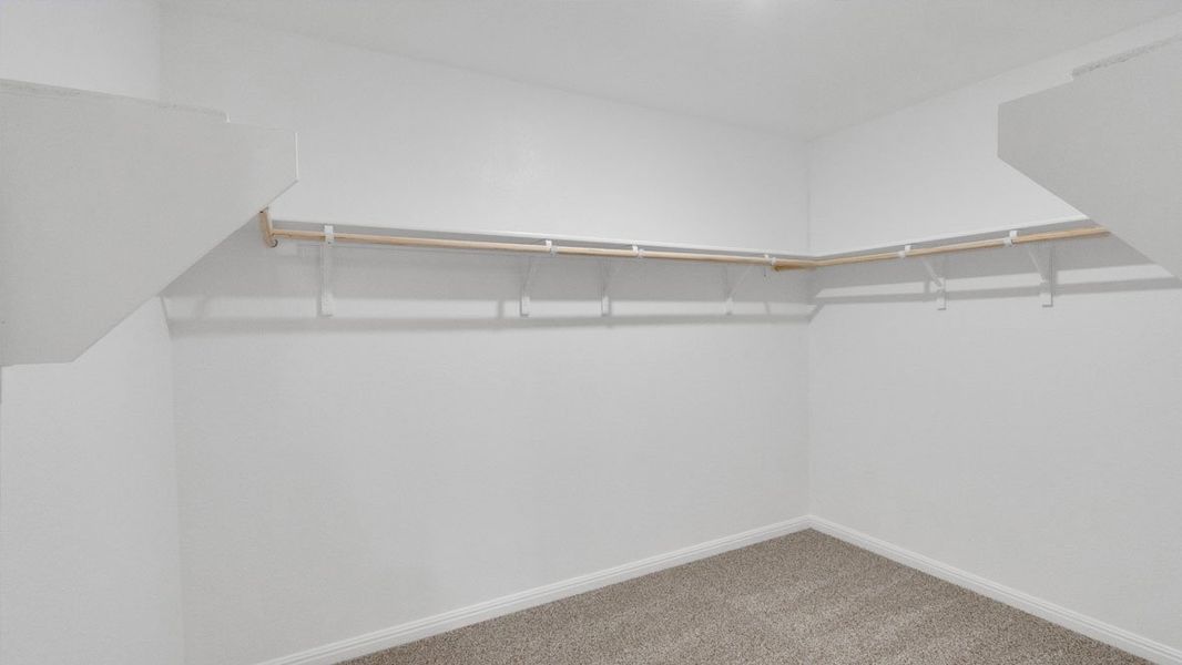 Spacious, unfurnished interior of a new home in Thunder Rock, Marble Falls (Image 23).