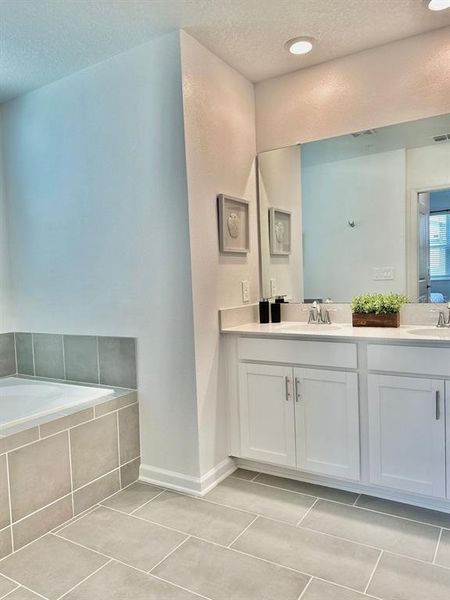 Furnished interior view inside a new home in , Davenport (Image 7).