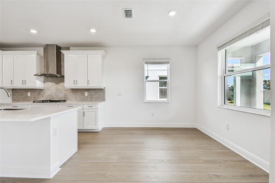 Spacious, unfurnished interior of a new home in Hawkstone, Sarasota (Image 47).
