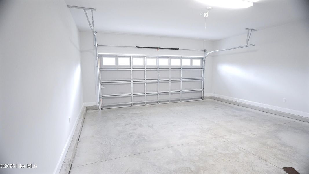 Spacious, unfurnished interior of a new home in Palmetto Creek, Bolivia (Image 19). Spacious, unfurnished interior of a new home in Palmetto Creek, Bolivia (Image 19).