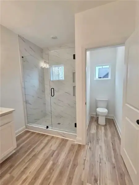 Spacious, unfurnished interior of a new home in , Waleska (Image 21).