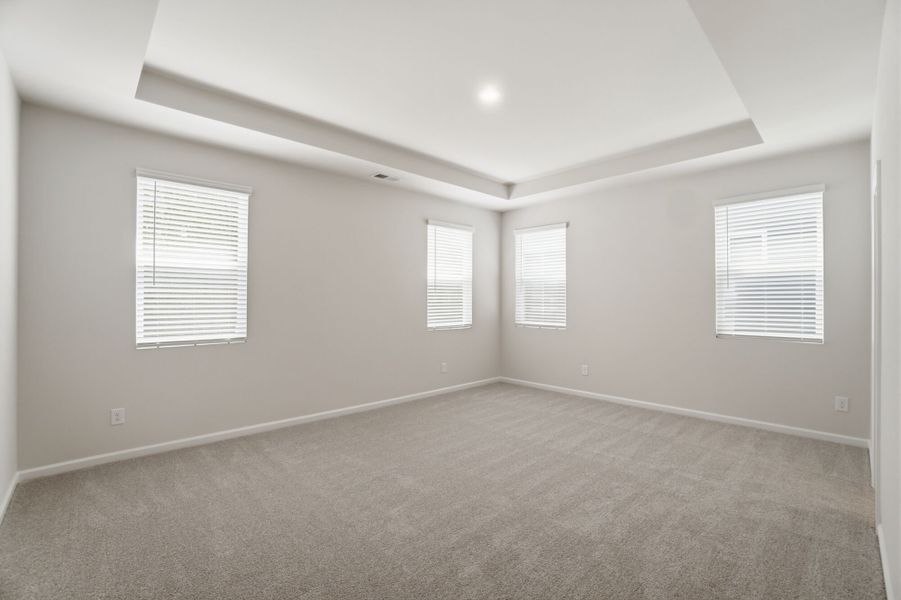 Spacious, unfurnished interior of a new home in Waxhaw Landing, Monroe (Image 20).
