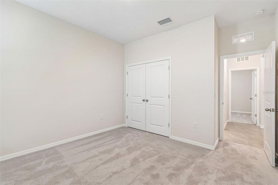 Spacious, unfurnished interior of a new home in Mirada, San Antonio (Image 14).